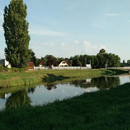 River Side Apatman *